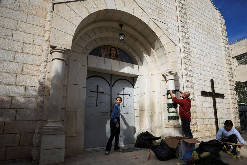 Dio mi è più intimo di me stesso: ma so fargli spazio?