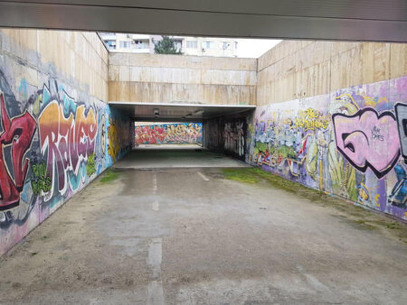 Ще загуби ли Бургас подземния си чар? Графитите на подлез в ж.к. „Славейков“ може да се затрият Ще загуби ли Бургас подземния си чар? Графитите на подлез в ж.к. „Славейков“ може да се затрият