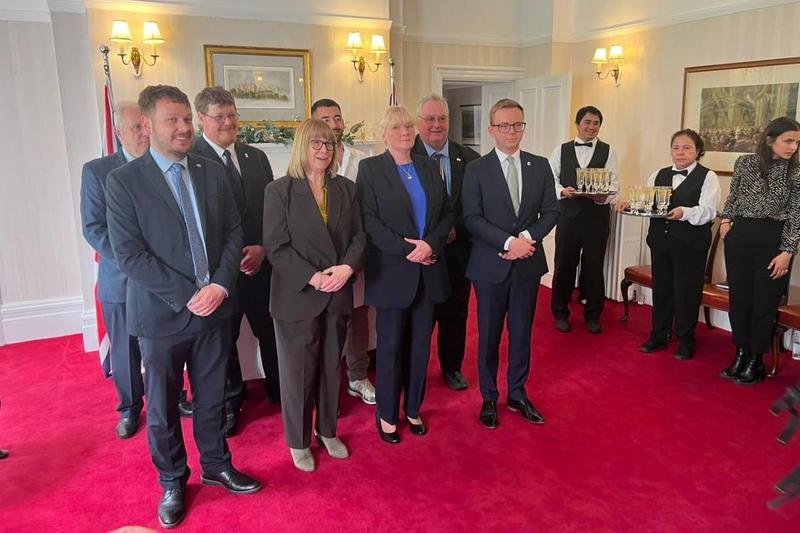 Malvinas deixam guerra para trás e vivem próspera democracia em miniatura