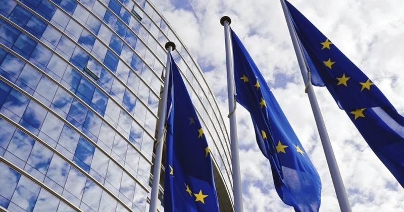 H ΕΕ παγώνει επ΄ αόριστον περιουσιακά στοιχεία της Ρωσίας H ΕΕ παγώνει επ΄ αόριστον περιουσιακά στοιχεία της Ρωσίας