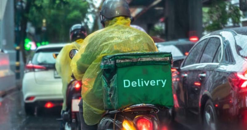 Πάτρα: Οδηγός μηχανής τραυματίστηκε μετά από τροχαίο με διανομέα - Έχασε τον έλεγχο και έπεσε σε σταθμευμένο όχημα Πάτρα: Οδηγός μηχανής τραυματίστηκε μετά από τροχαίο με διανομέα - Έχασε τον έλεγχο και έπεσε σε σταθμευμένο όχημα