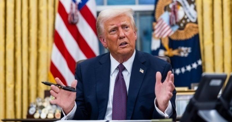 «Θα ανταποδώσουμε» δηλώνει ο Τραμπ μετά την επίθεση του Ισλαμικού Κράτους εναντίον Αμερικανών στη Συρία «Θα ανταποδώσουμε» δηλώνει ο Τραμπ μετά την επίθεση του Ισλαμικού Κράτους εναντίον Αμερικανών στη Συρία