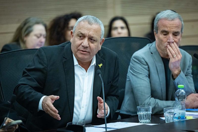 Eisenkot takes heat for implying Zionist opposition bloc may partner with Arab parties Eisenkot takes heat for implying Zionist opposition bloc may partner with Arab parties
