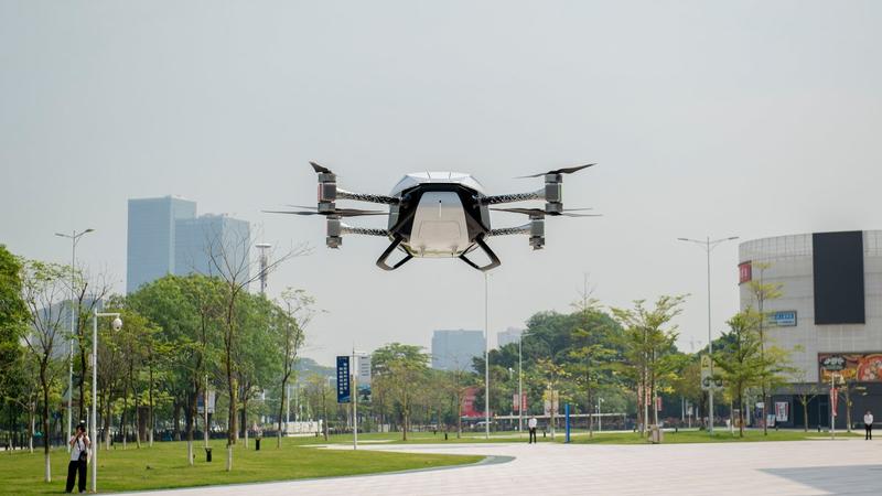 China | Mobilitätsrevolution in China: Der Roboter steuert Flugzeuge und sich selbst