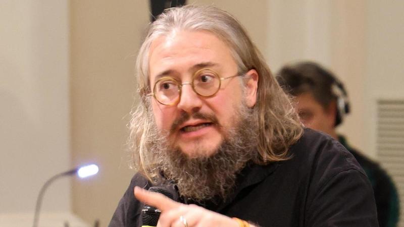 Mercadini porta in scena il nuovo spettacolo ‘Animali umani’