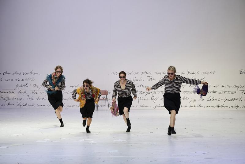 Showdown der Schwermut: Christa Wolf vs. Michel Houellebecq in Potsdam