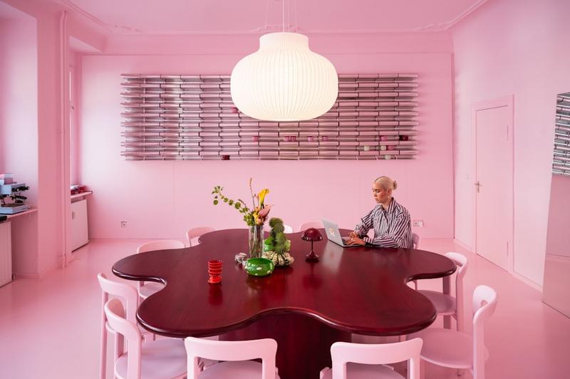 Pastellrosa im grauen Wedding: Das Label Haus of Hart plädiert für Mut zur Farbe