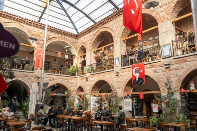 Karahisar’ın Eteğinde Bir Gün Karahisar’ın Eteğinde Bir Gün