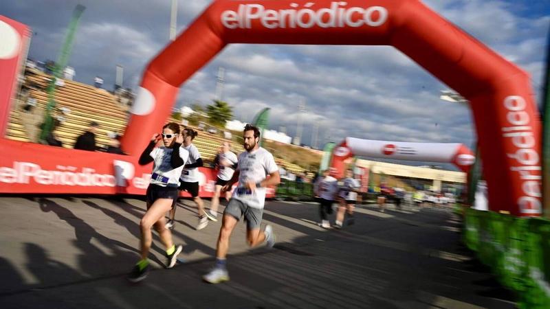 FOTOS | La carrera contra el cáncer llena de corredores el Fòrum de Barcelona