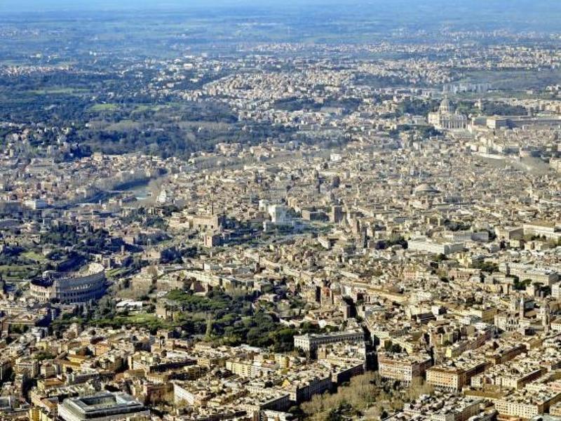 Roma e la rigenerazione urbana, delibera del Campidoglio: più tutele edilizie nel centro storico e meno cemento in periferia