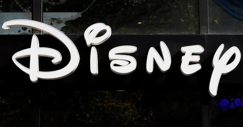 Total digital: Märchen aus der Maschine Total digital: Märchen aus der Maschine