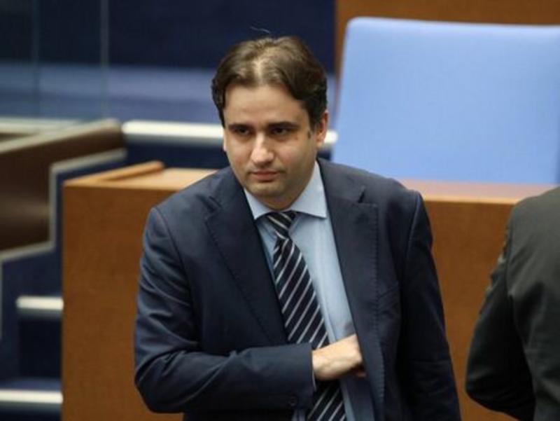 ПП-ДБ настоява изборите да са през март, за да няма сняг и преспи по улиците ПП-ДБ настоява изборите да са през март, за да няма сняг и преспи по улиците