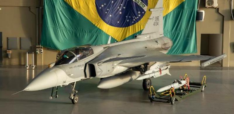 FAB testa míssil Meteor no Gripen e eleva poder aéreo do Brasil