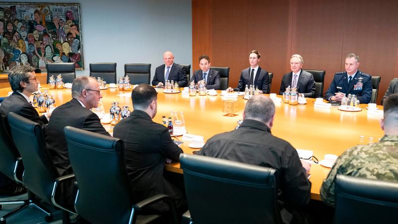 Zelensky vede gli inviati Usa: vuole convincerli sul congelamento della linea del fronte