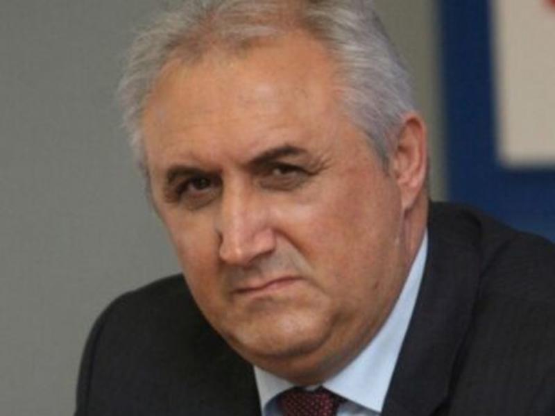 Мехмед Дикме: Предстои много голям сблъсък между Пеевски и Борисов Мехмед Дикме: Предстои много голям сблъсък между Пеевски и Борисов