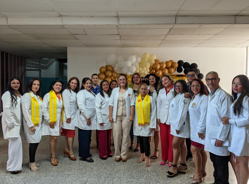 Iahula entrega certificados a 14 nuevas especialistas en enfermería Iahula entrega certificados a 14 nuevas especialistas en enfermería