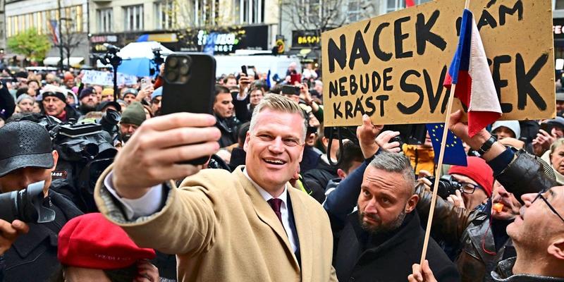 Skandalpolitiker Turek bleibt ein Schatten über Tschechiens neuer Regierung