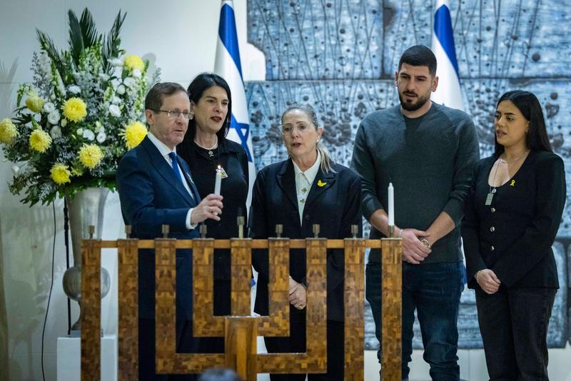 Candle lightings nationwide on Hanukkah’s first night honor final hostage Ran Gvili