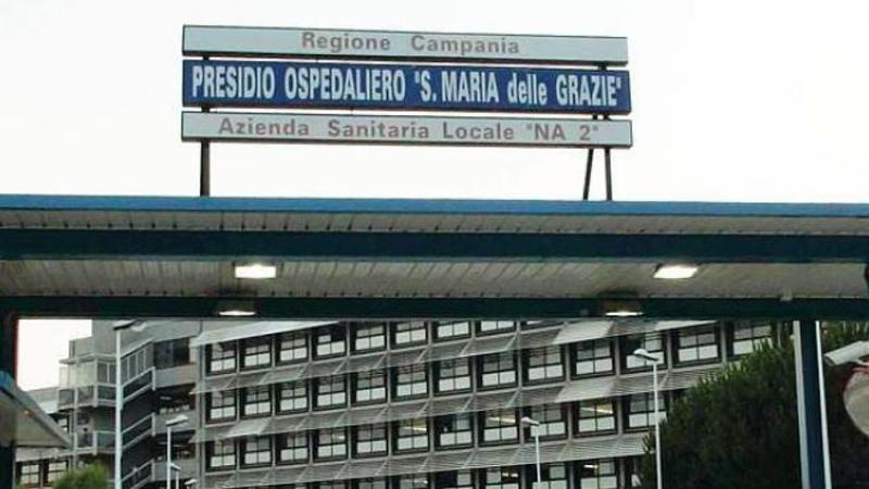 Si schiantano con lo scooter contro un'auto mentre vanno a scuola: morto ragazzo diÂ 16 anni, grave l'amico 17enne