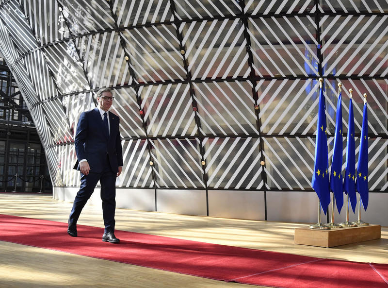 Ili Vučić ili EU