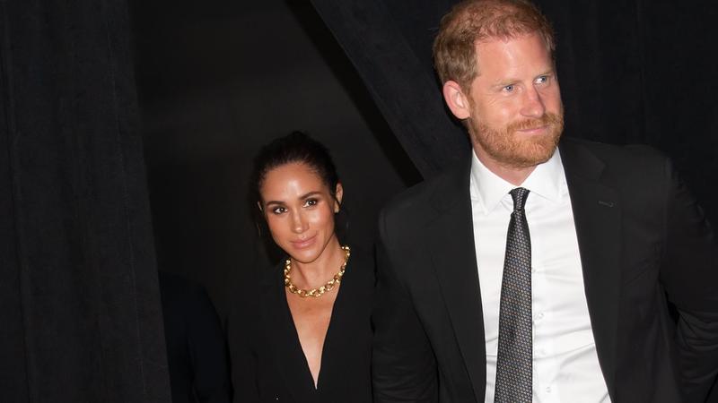 Lo sgarbo di Natale della regina Elisabetta e l’addio di Harry e Meghan agli incarichi reali