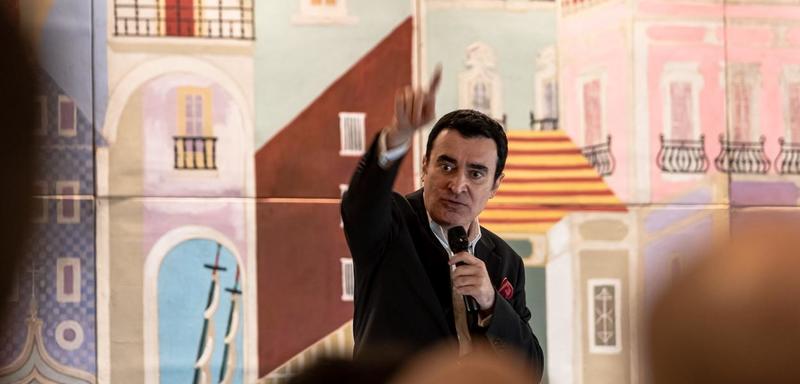 Um protesto contra a demissão sumária de Alysson Leandro Mascaro Um protesto contra a demissão sumária de Alysson Leandro Mascaro