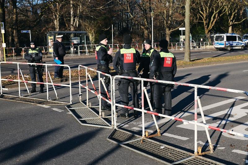 Blaulicht, Stau und Hoffnung: Wie Berlin auf Selenskyj, Macron und Starmer wartet