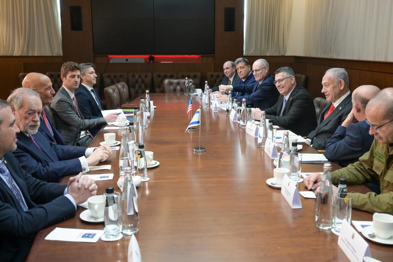 Netanyahu meets US envoy to Lebanon amid warnings over renewed fighting