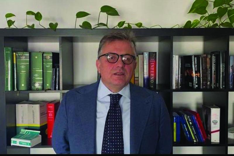 E i vigili intimarono: via gli avvocati dalla piazza, c’è un veto dei magistrati E i vigili intimarono: via gli avvocati dalla piazza, c’è un veto dei magistrati