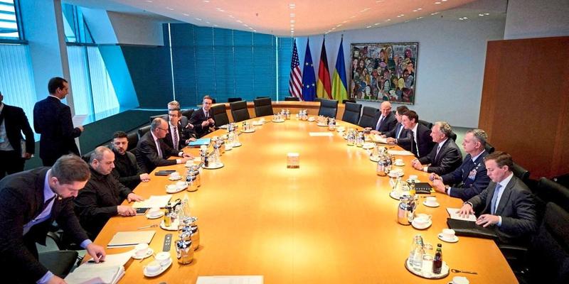 Der deutsche Kanzler Friedrich Merz zeigt sich als Friedenstreiber