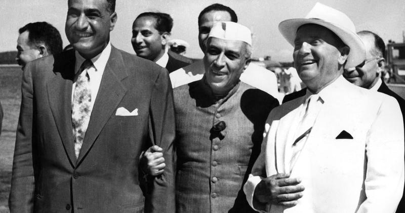 How to Survive in a Multialigned World