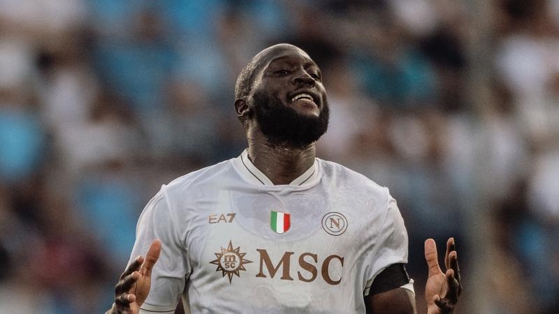 Napoli, c'Ã¨ anche Lukaku sull'aereo per l'Arabia Saudita. Vuole stare conÂ il gruppo per la Supercoppa