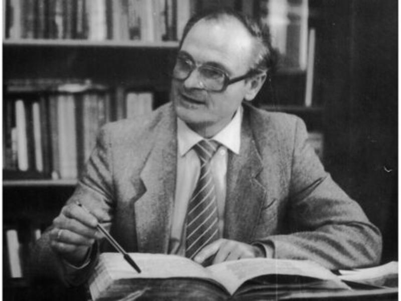 Почина ученият Трендафил Кръстанов открил най-старата българска книга Почина ученият Трендафил Кръстанов открил най-старата българска книга