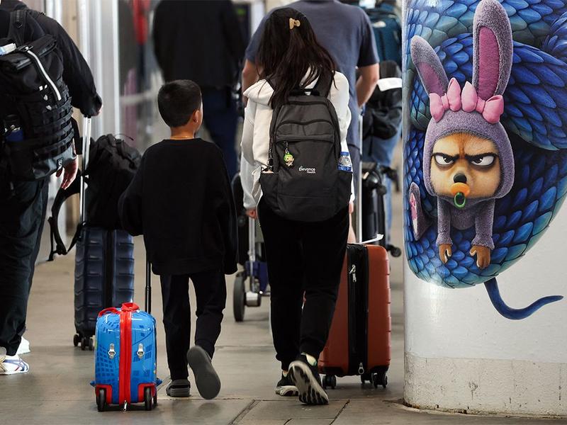 Kelly McParland: The U.S. builds a border wall around itself with new travel rules