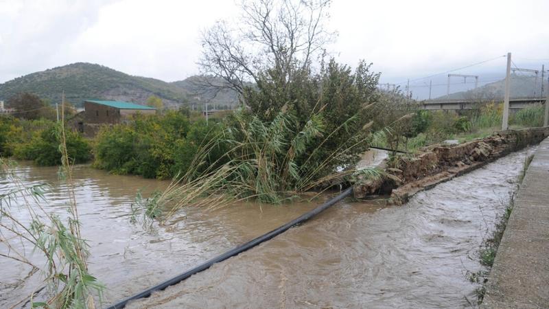 Metalli e idrocarburi sversati nel fiume Sarno: sequestrata aziendaÂ che produce freni