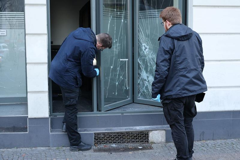 Explosion in Kreuzberg: Unbekannte werfen Handgranate in Lokal