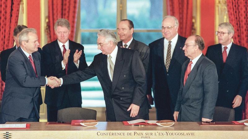 1995: Der Vertrag von Dayton verschafft Bosnien einen eher faulen Frieden