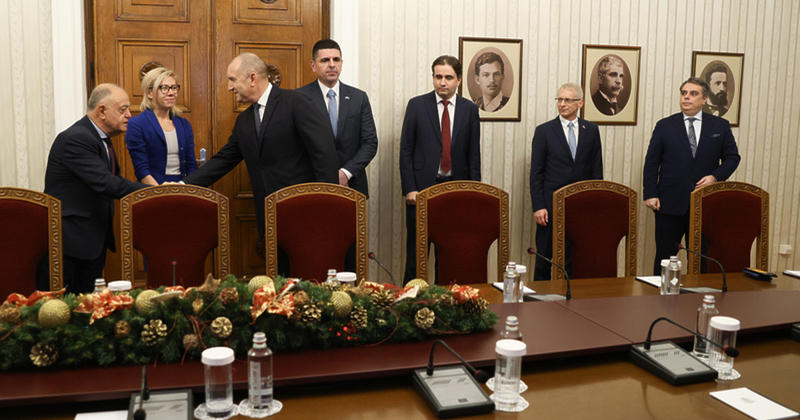 Страхът от сглобка на ПП-ДБ с Радев: каква е дилемата