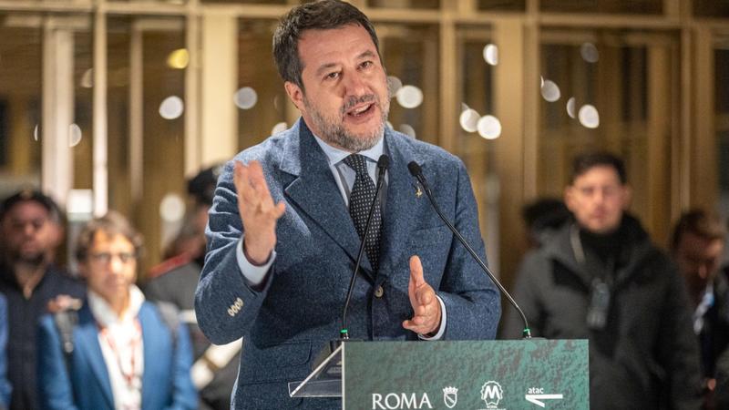 Un governo imbarazzato dai complimenti russi alla Lega
