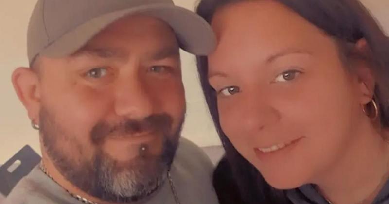 Couple caught 'red handed' selling magic mushrooms to pay off gambling debt Couple caught 'red handed' selling magic mushrooms to pay off gambling debt