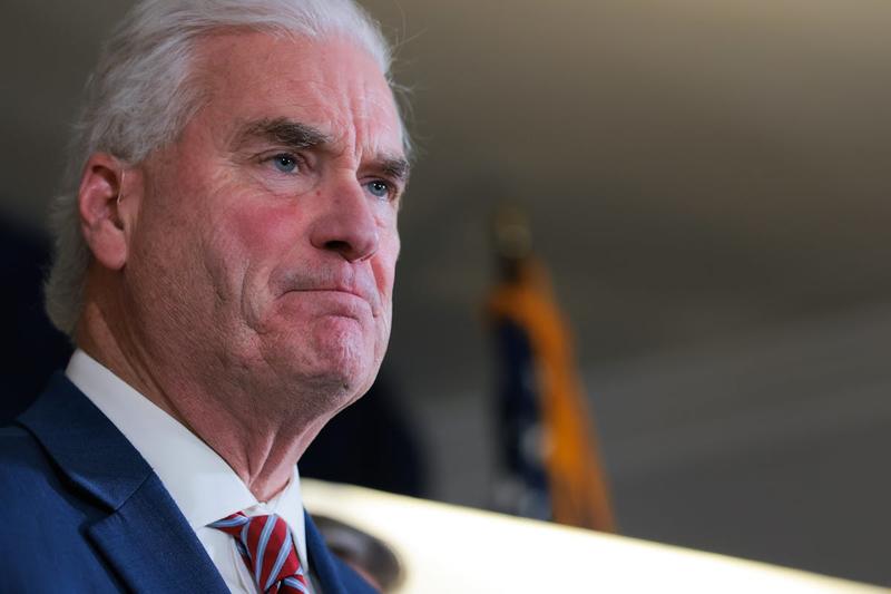 Republican Forced to Answer How Many Somalis He Represents Are Garbage