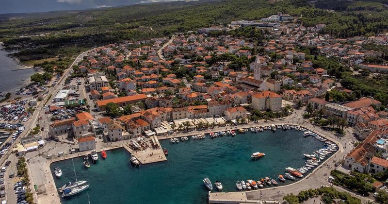 Zbog murala s HOS-ovim grbom stigla interventna. Oglasila se gradonačelnica: 'Ulica neće voditi grad'