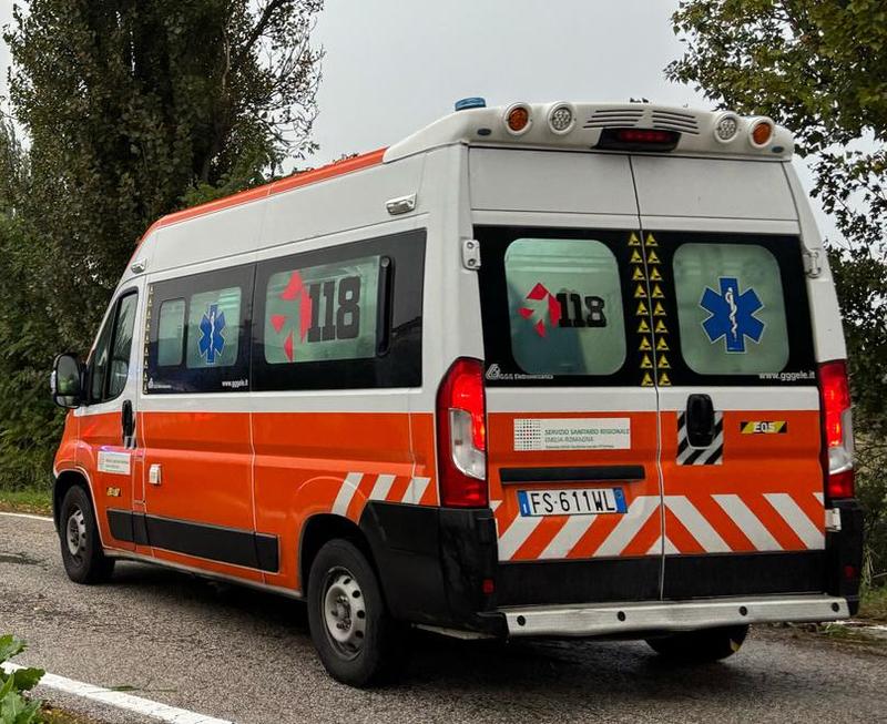 Ostellato, si sente male in farmacia: soccorso 63enne