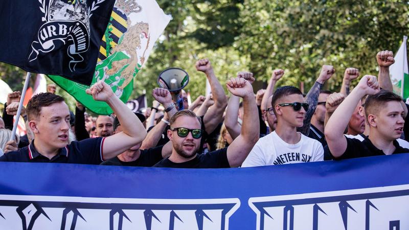 Rechts, männlich, aggressiv: Was ist in Ostdeutschland schiefgelaufen?