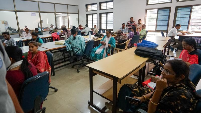 Dear students, your missing teacher is working on the SIR Dear students, your missing teacher is working on the SIR