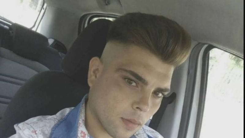 Ucciso per una gomma forata, 24 anni e mezzo al vigilante che lo accoltellÃ². Tensione in aula tra familiari di vittima e imputato