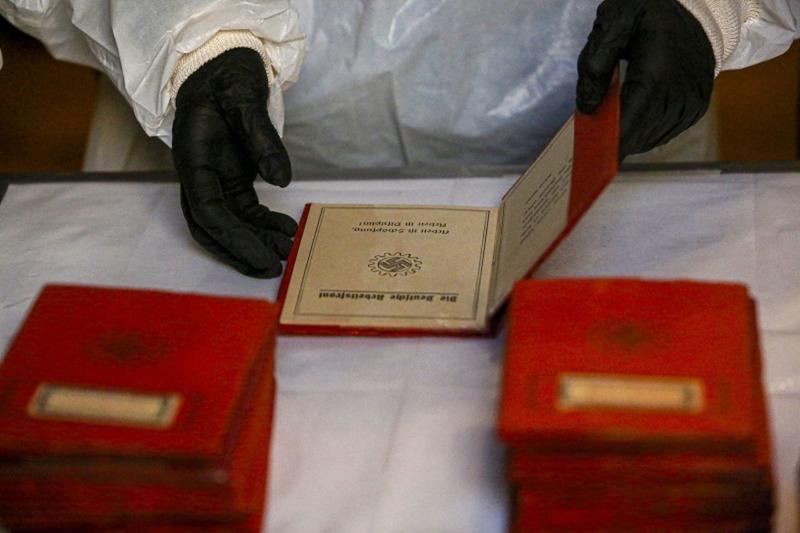 BA Holocaust Museum to analyze boxes with Nazi-era documents found in May