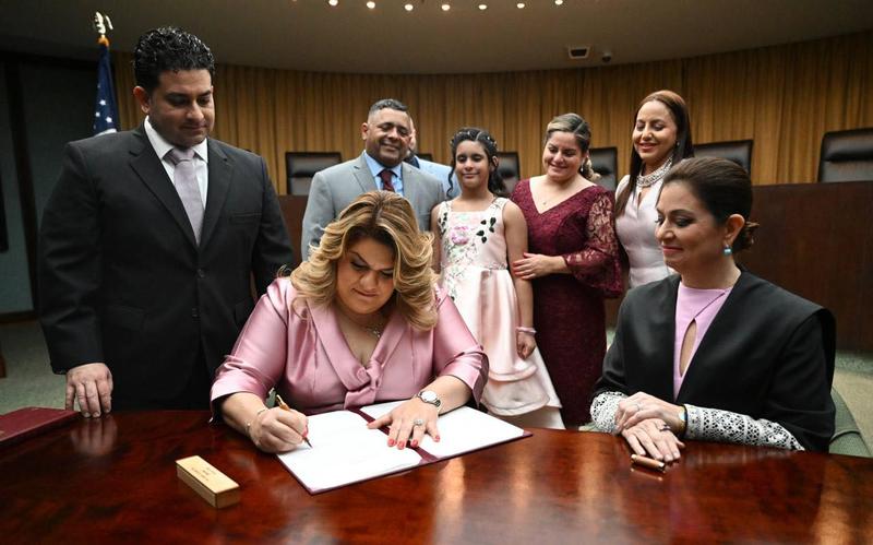 Gobernadora le quita al pueblo y protege a los ricos