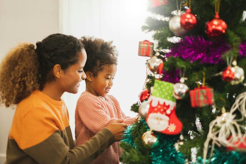 Healthy habits and the holiday season: Tips for families to navigate eating, physical activity and sleep