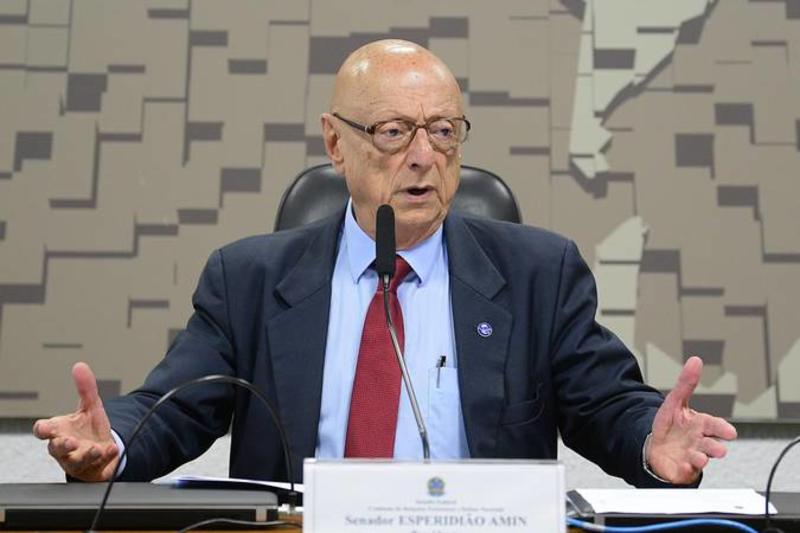 O erro que se repete: a armadilha constitucional no relatório de Esperidião Amin sobre o O erro que se repete: a armadilha constitucional no relatório de Esperidião Amin sobre o